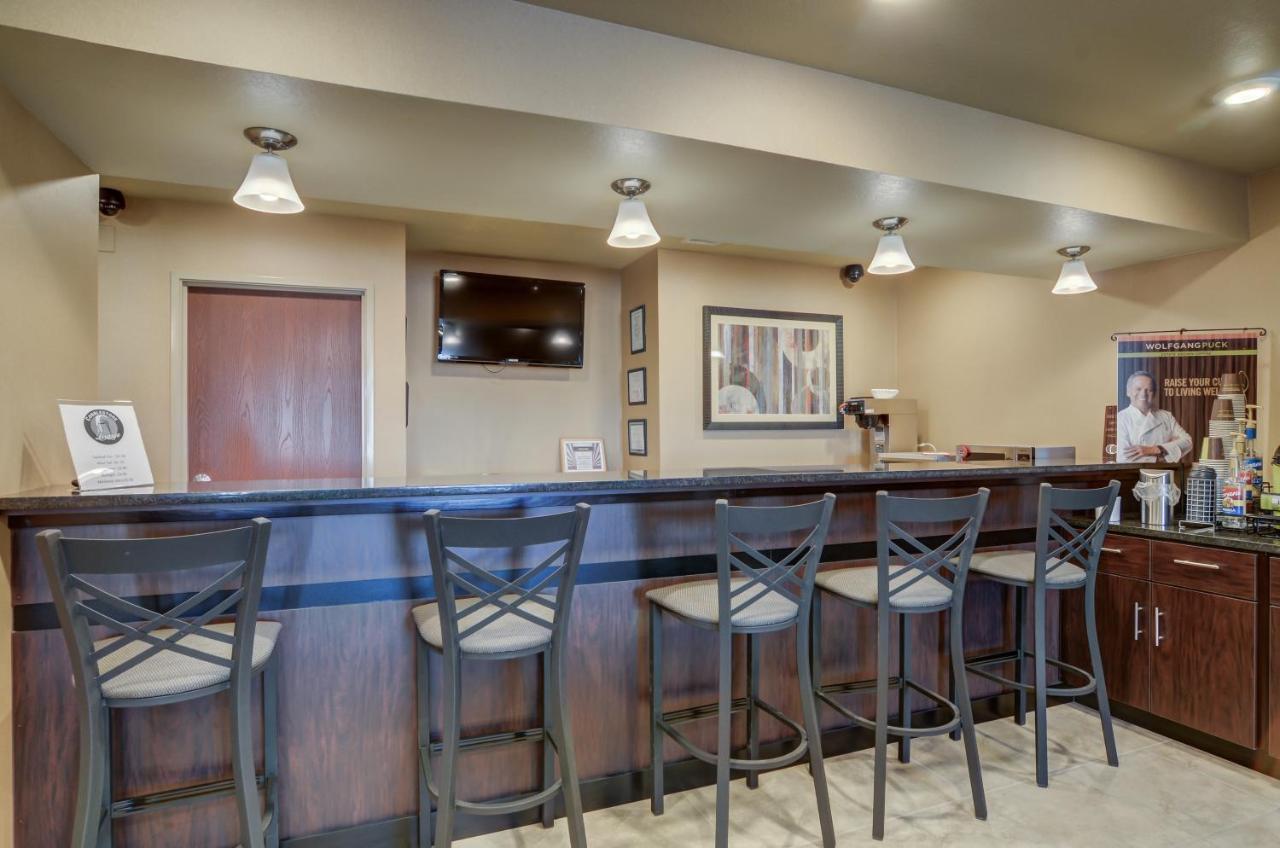 Cobblestone Inn & Suites-Kersey Exterior photo